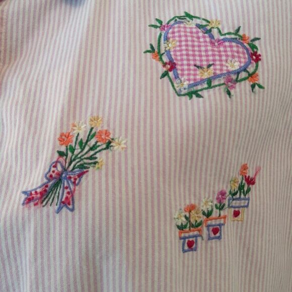 Faded Glory pink and white stripe top with embroidery and denim collar - Picture 7 of 13